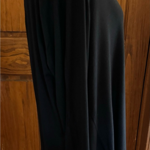 XL women’s black long sleeve basic shirt. Pre-owned great layering piece - Picture 3 of 8